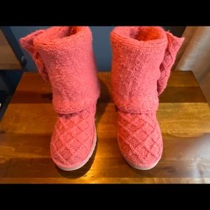 Woman’s Knitted Uggs